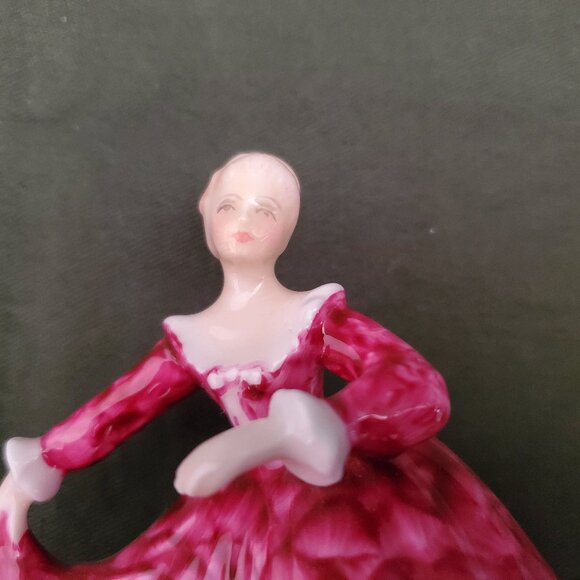 Vintage Royal Doulton Kirsty Figurine 1970 NH 3213 Small Made in England - Picture 4 of 10